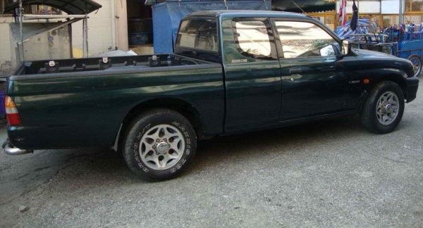 Mitsubishi starda  cab 2.8 super GLS ปี96 เครื่องใหม่แรงดีมาก เกียร์ธรรมดา พวงมาลัยพาวเวอร์