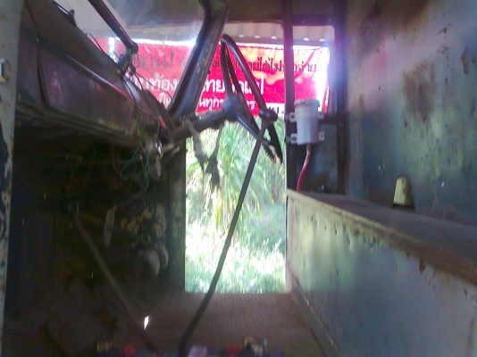 ขายด่วน!..รถสิบล้อ ISUZU 185 แรงม้า ใส่รถแบคโฮ CAT EL 200B. มีเล่มทะเบียน ภาษีครบ.