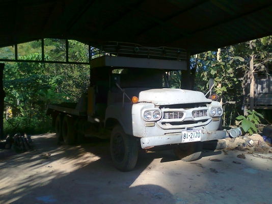 ขายด่วน!..รถสิบล้อ ISUZU 185 แรงม้า ใส่รถแบคโฮ CAT EL 200B. มีเล่มทะเบียน ภาษีครบ.