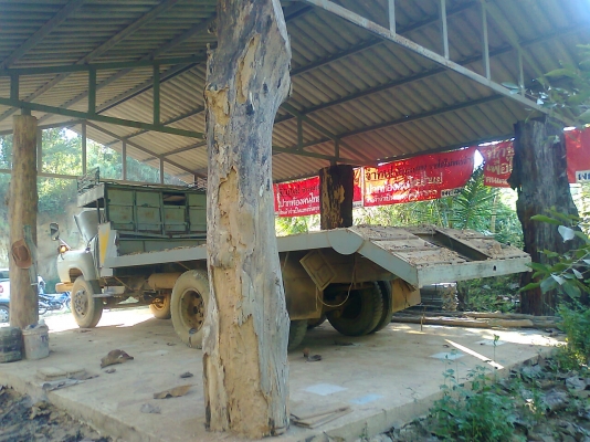 ขายด่วน!..รถสิบล้อ ISUZU 185 แรงม้า ใส่รถแบคโฮ CAT EL 200B. มีเล่มทะเบียน ภาษีครบ.