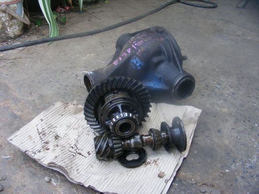 ขายเฟืองท้าย Nissan Big M 8-35 สภาพดีไม่หอน