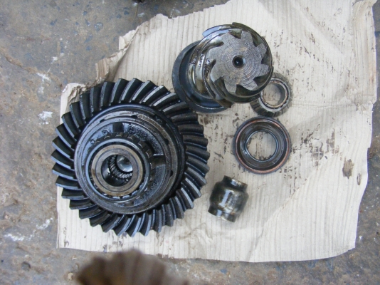 ขายเฟืองท้าย Nissan Big M 8-35 สภาพดีไม่หอน ขายเฟืองท้าย Nissan Big M 8-35 สภาพดีไม่หอน