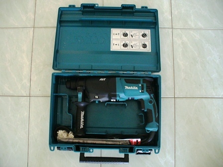 MAKITA HR2611FX สว่านโรตารี่ 26mm 800W SDS-Plus (3ระบบ) AVT