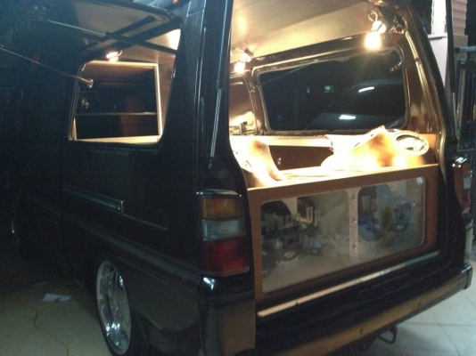 ขายตู้L300พร้อมขายของแต่งคบ