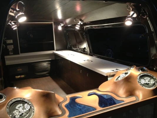 ขายตู้L300พร้อมขายของแต่งคบ