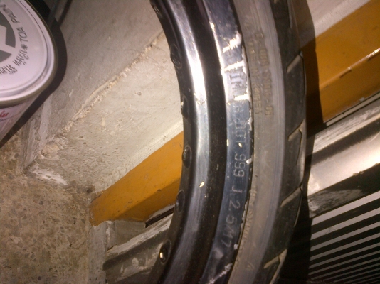 ขายล้อโต ๆ ขอบ17 ยางใหญ่ ๆ หน้าหลัง มีรูปตอนใส่ที่รถให้ดูนะครับ ขายล้อโต ๆ ขอบ17 ยางใหญ่ ๆ หน้าหลัง มีรูปตอนใส่ที่รถให้ดูนะครับ