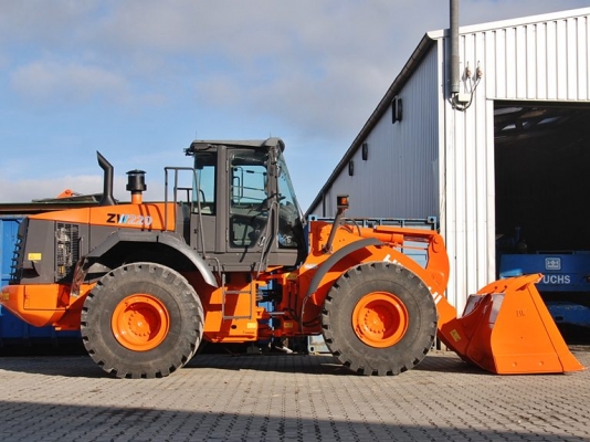 รถตักล้อยาง WHEEL LOADER HITACHI ZW220-3