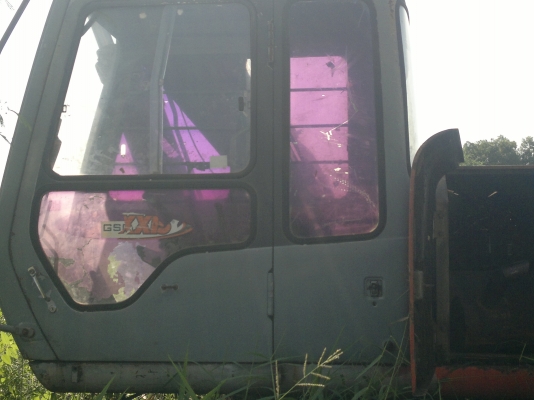 ขายอะใหล่ด่วน  HITACHI EX 200-2 ทั้งคัน สนใจจองด่วน ตัดวันที่8/1/2013