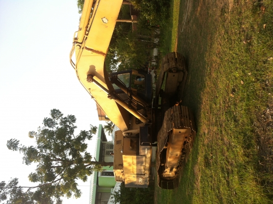 ขาย แบคโฮ Komatsu รุ่น PC200-2 กับ PC200-3 สภาพตามรูปครับ สนจัยคุยครับ