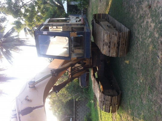 ขาย แบคโฮ Komatsu รุ่น PC200-2 กับ PC200-3 สภาพตามรูปครับ สนจัยคุยครับ