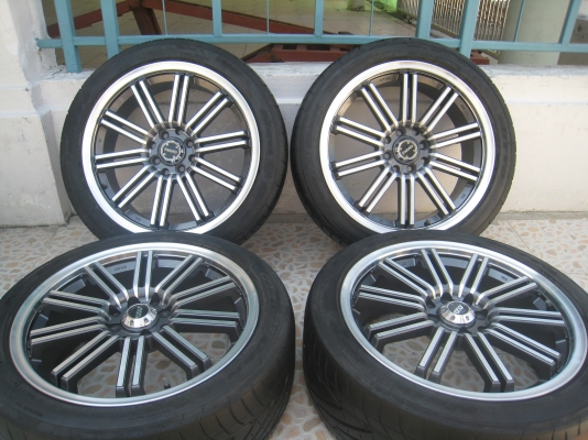 ขายล้อแม็กขอบ17"x7" et42 4/100,114 + ยางปี 10 (081-3747940)