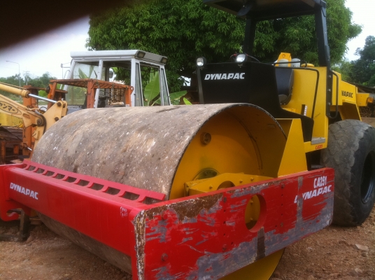 ขายรถบดสั่นสะเทือน DYNAPAC ca251