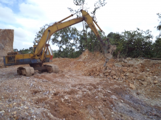 ขาย pc200-2 ติดหัวเจาะ เจ้าของขายเอง โทร.081-9823052