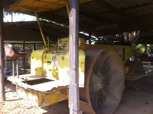 ขายด่วนรถบด3ล้อเหล็ก SAKAI KD10 เล่มทะเบียน ตรวจเช็คพร้อมใช้