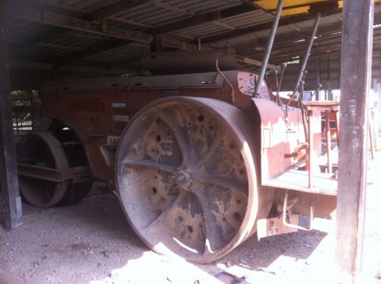 ขายด่วนรถบด3ล้อเหล็ก SAKAI KD10 เล่มทะเบียน ตรวจเช็คพร้อมใช้