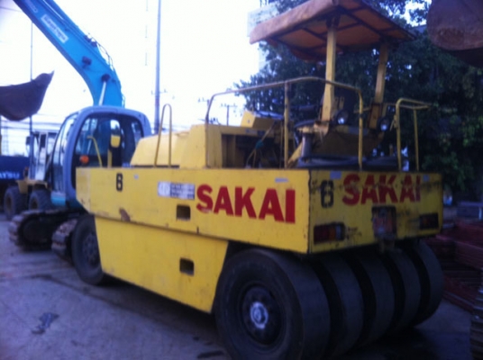 ขายด่วนรถบดล้อยาง9ล้อSAKAI TS200 ตรวจเช็คพร้อมใช้ เล่มทะเบียน เครื่อง6BG1