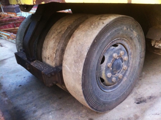 ขายด่วนรถบดล้อยาง9ล้อSAKAI TS200 ตรวจเช็คพร้อมใช้ เล่มทะเบียน เครื่อง6BG1