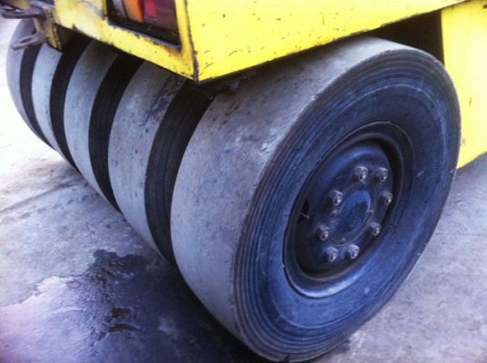 ขายด่วนรถบดล้อยาง9ล้อSAKAI TS200 ตรวจเช็คพร้อมใช้ เล่มทะเบียน เครื่อง6BG1