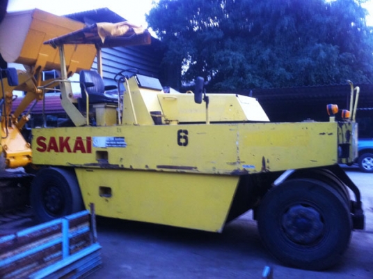 ขายด่วนรถบดล้อยาง9ล้อSAKAI TS200 ตรวจเช็คพร้อมใช้ เล่มทะเบียน เครื่อง6BG1