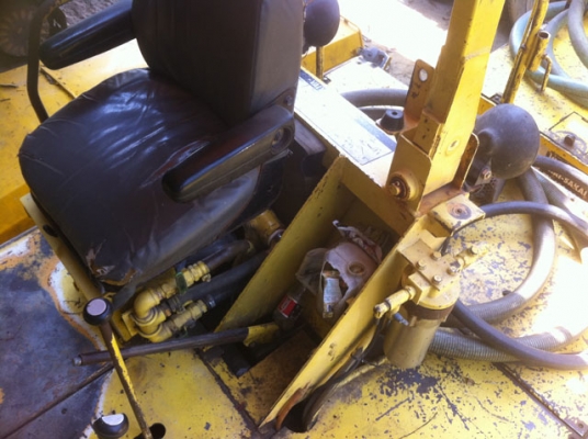 ขายด่วนรถบดล้อยาง9ล้อSAKAI TS200 ตรวจเช็คพร้อมใช้ เล่มทะเบียน เครื่อง6BG1