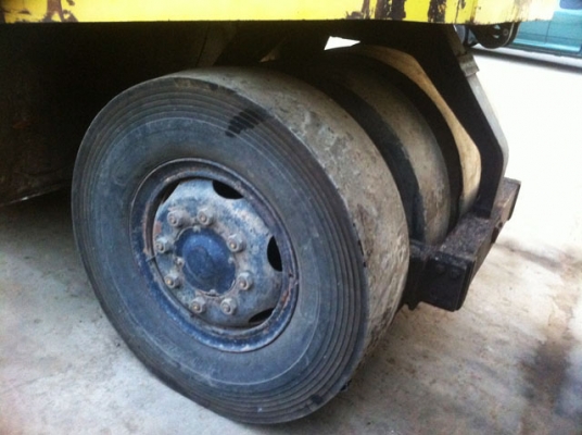 ขายด่วนรถบดล้อยาง9ล้อSAKAI TS200 ตรวจเช็คพร้อมใช้ เล่มทะเบียน เครื่อง6BG1