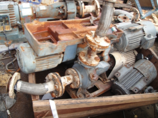 ปั้มน้ำจากโรงงานน้ำท่วม