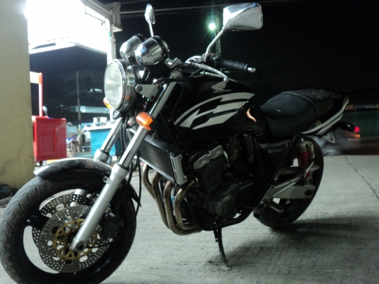 วุฒินนบุรี//CB400sf/ปี94ไมล์3ลูกสภาพสวยแห้งเครื่องดีแน่นๆมีอินวอยแท้ๆคับ