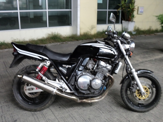 วุฒินนบุรี//CB400sf/ปี94ไมล์3ลูกสภาพสวยแห้งเครื่องดีแน่นๆมีอินวอยแท้ๆคับ