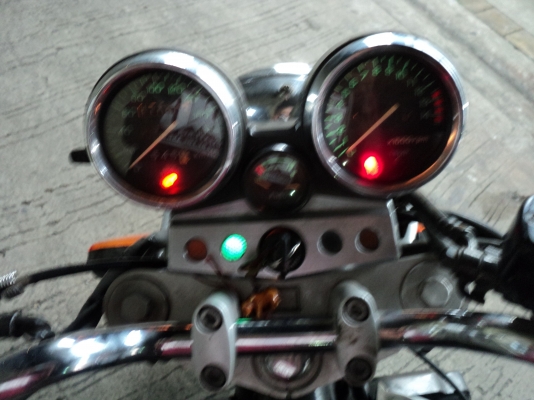 วุฒินนบุรี//CB400sf/ปี94ไมล์3ลูกสภาพสวยแห้งเครื่องดีแน่นๆมีอินวอยแท้ๆคับ