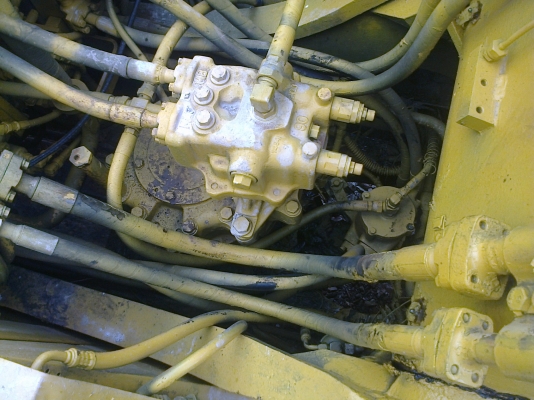 PC200-5 รถแค่สาดสีใหม่ สภาพดี ใช้งานดี ไม่โหลด เครื่องปั้มแห้ง