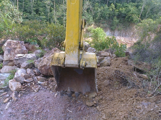 PC200-5 รถแค่สาดสีใหม่ สภาพดี ใช้งานดี ไม่โหลด เครื่องปั้มแห้ง