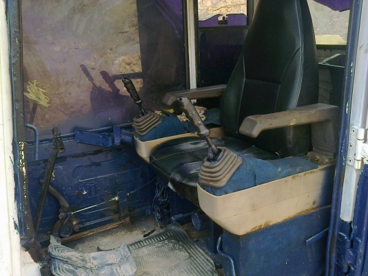 PC200-5 รถแค่สาดสีใหม่ สภาพดี ใช้งานดี ไม่โหลด เครื่องปั้มแห้ง