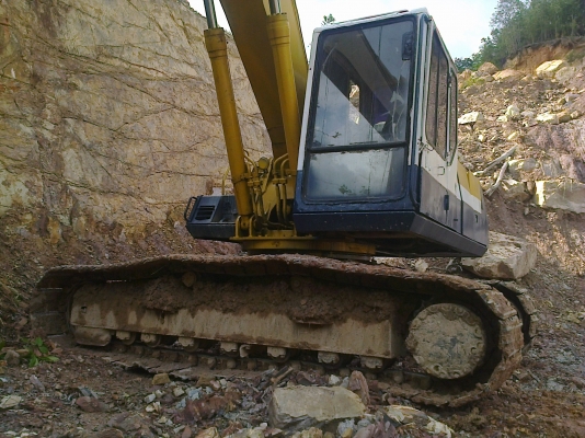 PC200-5 รถแค่สาดสีใหม่ สภาพดี ใช้งานดี ไม่โหลด เครื่องปั้มแห้ง