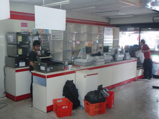 ขาย ชุดเค้าเตอร์มินิมาร์ทครบชุด แบบร้าน7-11 สภาพ 90\% มีชุดเค้าเตอร์หลักคิดเงิน +ชุดวางเหล้า+ ชุดเค้าเตอร์ขายน้ำ ท็อปเสตนเลส (ไม่รวมอุปกรณ์) ต้องการขายราคาถูก ขาย ชุดเค้าเตอร์มินิมาร์ทครบชุด แบบร้าน7-11 สภาพ 90\% มีชุดเค้าเตอร์หลักคิดเงิน +ชุดวางเหล้า+ ชุดเค้าเตอร์ขายน้ำ ท็อปเสตนเลส (ไม่รวมอุปกรณ์) ต้องการขายราคาถูก
