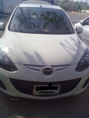 MAZDA 2 ปี 2010 สีขาว เกียร์ออโต้ AIRBAG ABS ใช้น้อย สภาพดีมาก ราคาถูก