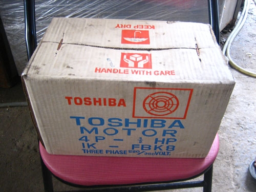 ขาย มอเตอร์ไฟฟ้า ยี่ห้อ TOSHIBA ขนาด ½HP ไฟ 220v-380v เป็น ของใหม่ มีอยู่ประมาณ 30 ลูก ราคาตอนซื้อมาลูกละ 3500 บาท ต้องการขายราคาถูก ขาย มอเตอร์ไฟฟ้า ยี่ห้อ TOSHIBA ขนาด ½HP ไฟ 220v-380v เป็น ของใหม่ มีอยู่ประมาณ 30 ลูก ราคาตอนซื้อมาลูกละ 3500 บาท ต้องการขายราคาถูก