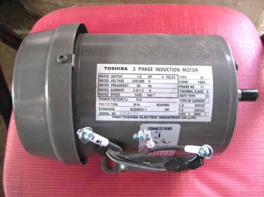 ขาย  มอเตอร์ไฟฟ้า ยี่ห้อ TOSHIBA ขนาด &frac12;HP  ไฟ 220v-380v  เป็น ของใหม่  มีอยู่ประมาณ 30 ลูก  ราคาตอนซื้อมาลูกละ 3500 บาท  ต้องการขายราคาถูก