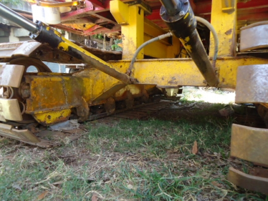 ขายรถเกษตร รุ่นปลดหนี้ ปี 47 เครื่องยนต์ อีซูซุ 210 แรง ใบแทรค แบคโฮใ ทั้งสองข้าง รถพร้อมใช้งาน ต่อรองราคาได้ โทร 081-9972972 ขายรถเกษตร รุ่นปลดหนี้ ปี 47 เครื่องยนต์ อีซูซุ 210 แรง ใบแทรค แบคโฮใ ทั้งสองข้าง รถพร้อมใช้งาน ต่อรองราคาได้ โทร 081-9972972