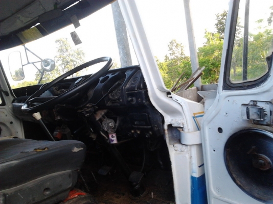 ขาย 6ล้อ ใหญ่ HINO KL340 เครื่องEH100 150 แรง ไม่เยิ้ม ไม่ไอ  กระบะไม้ยาว 5 เมตร พื้นดีไม่ผุ ยาง8.25ขอบ20 ดี6เส้น ภายในดี คอนโซลครบ พร้อมใช้ พร้อมลุยงาน***ขายแล้วครับขอบคุณ Truck2hand