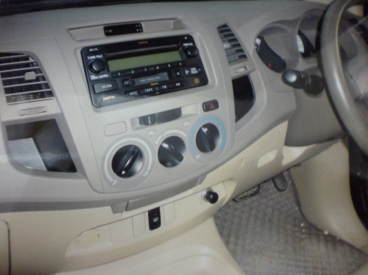 ขายดาวน์ วีโก้ 4 ประตู ราคา 40000 สนใจจริงโทรติดต่อ084-6986400