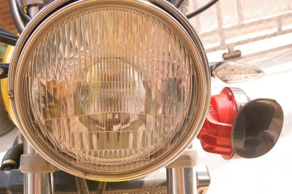 ขอขาย CB400 Y98 Version S สีเหลื่องลาย TEC3 ท่อสูตร SHOTGUN ของแต่งเพียบสภาพสวยๆ