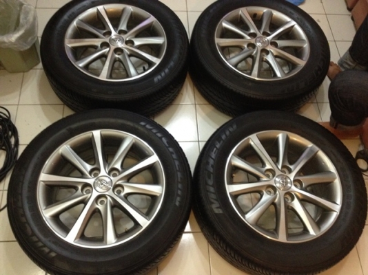 ขายแม็กซ์เดิมมือ2 16 Toyota Camry hybrid 5 รู+ยางปี 10ราคา 8900 บาท ราคาถูก