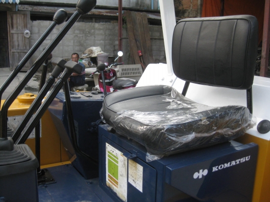 ขายรถขุดดินBACKHOE KOMATSU PC10-6แทร็กเหล็ก พร้อมใช้งาน