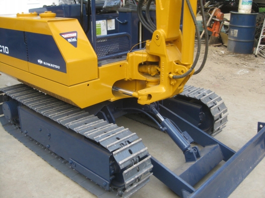 ขายรถขุดดินBACKHOE KOMATSU PC10-6แทร็กเหล็ก พร้อมใช้งาน