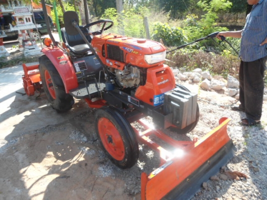 --ขายรถไถคูโบต้ารถสวยเหมือนรถใหม่เดิมๆอุปกรครบสวยจัดมากๆ392ชั่วโมงถูกๆ