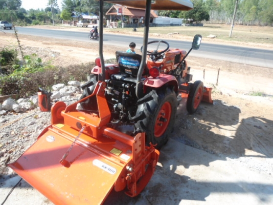 --ขายรถไถคูโบต้ารถสวยเหมือนรถใหม่เดิมๆอุปกรครบสวยจัดมากๆ392ชั่วโมงถูกๆ