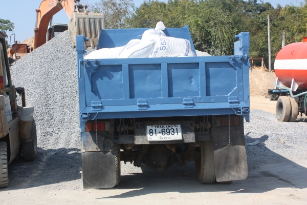 ขาย6ล้อดั้ม NPR