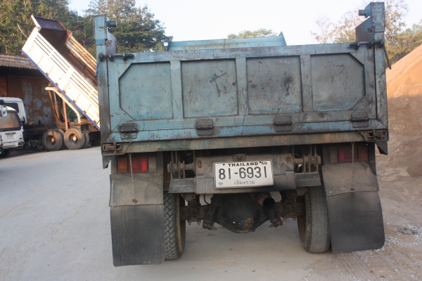 ขาย6ล้อดั้ม NPR