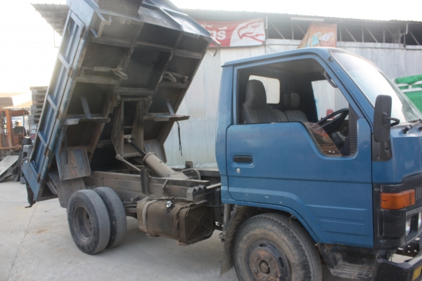 ขาย6ล้อดั้ม bu20