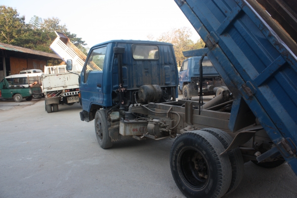 ขาย6ล้อดั้ม bu20